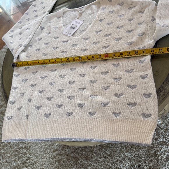 Splendid Hazel Hearts V-Neck Knit Sweater Ivory w/ Metallic Silver Hearts Size L - Picture 9 of 13